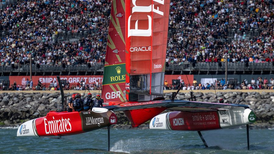 Emirates GBR race before packed crowds at Portsmouth in the 2025 season.
