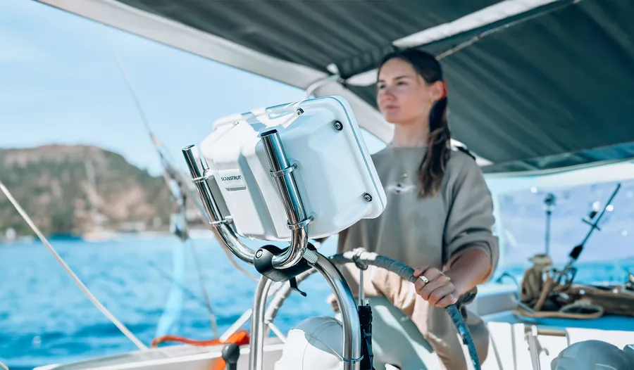 British cruising couple fit Flex Mount to solve curved helm display problem, 07 March 2025
