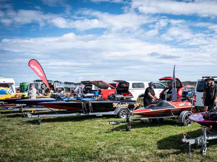 Facebook: Team 13 Racing NZ; photo credit: Delwyn Forsythe