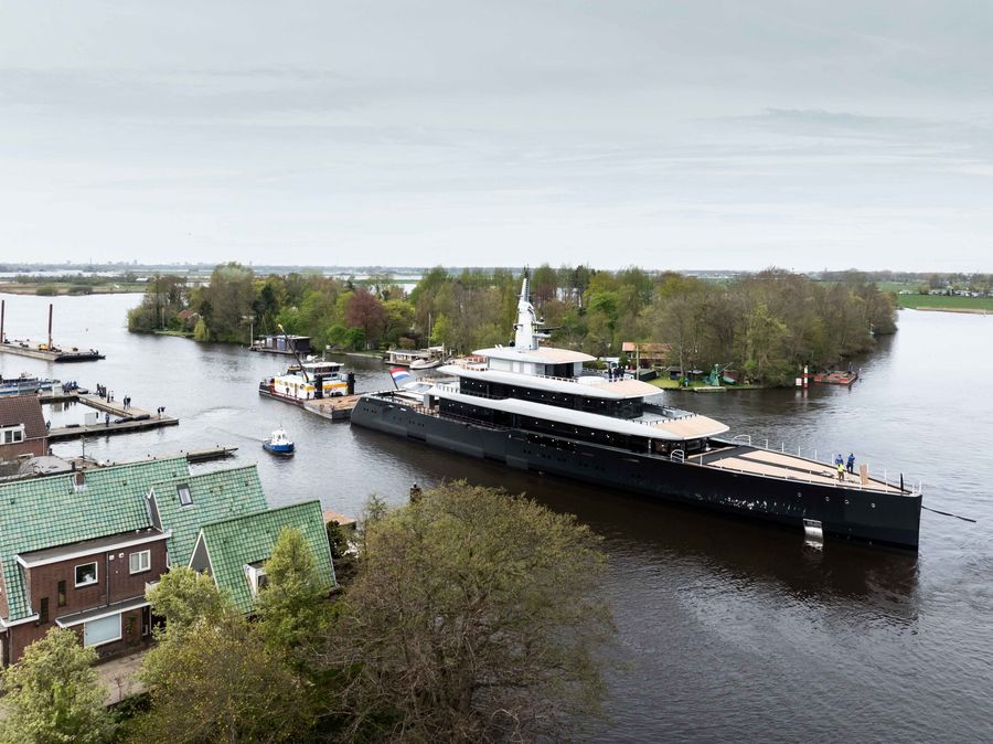 Feadship-826-launch-11.jpeg
