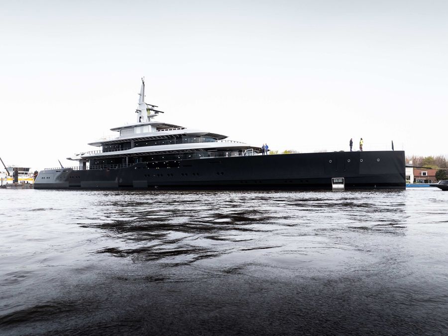 Feadship-826-launch-6.jpeg