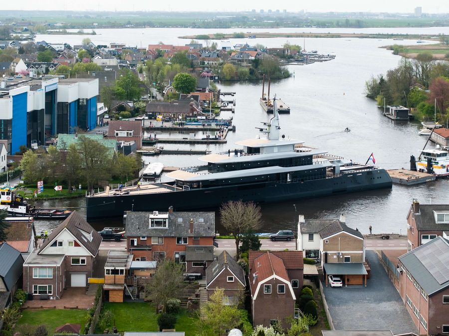 Feadship-826-launch-8.jpeg