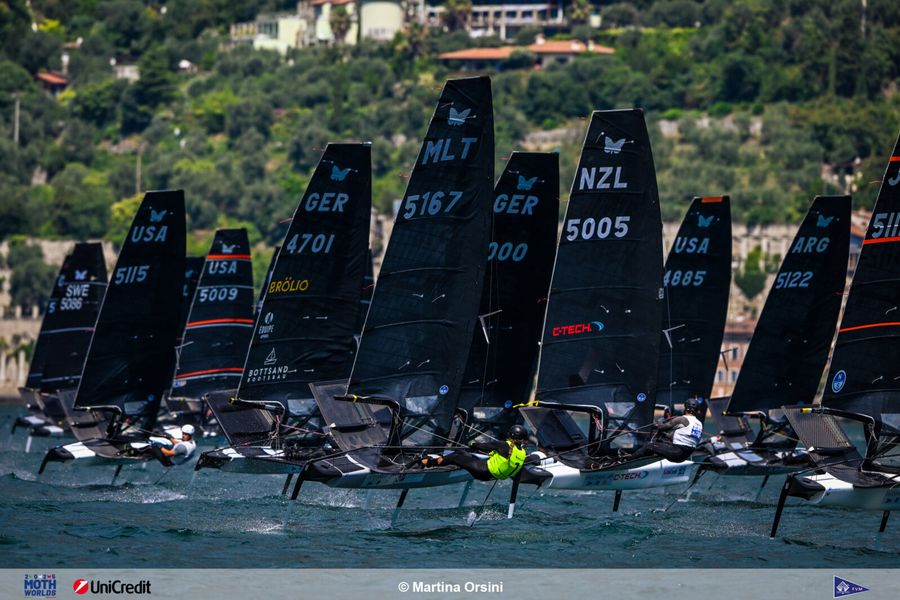 Final-race-completed-and-drawing-the-curtain-on-the-2025-Moth-World-Championship.-Photo-credit-Martina-Orsini.jpg
