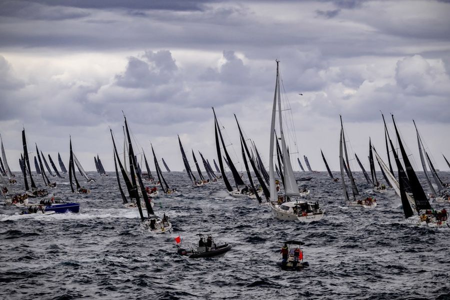 Fleet-heading-out-to-sea-after-the-start-of-the-80th-Rolex-Sydney-Hobart-Yacht-Race-Photo-credit-Rolex.jpg