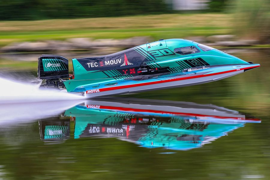 French-driver-David-Helluin-established-the-first-2026-UIM-World-Record-Photo-credit-Kevin-Daudigny.jpg