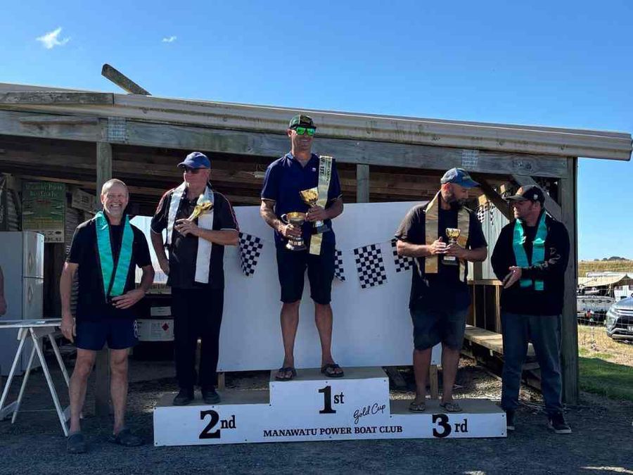 Gold Cup winners / Facebook:Team 13 Racing NZ; photo credit: Emma Ward