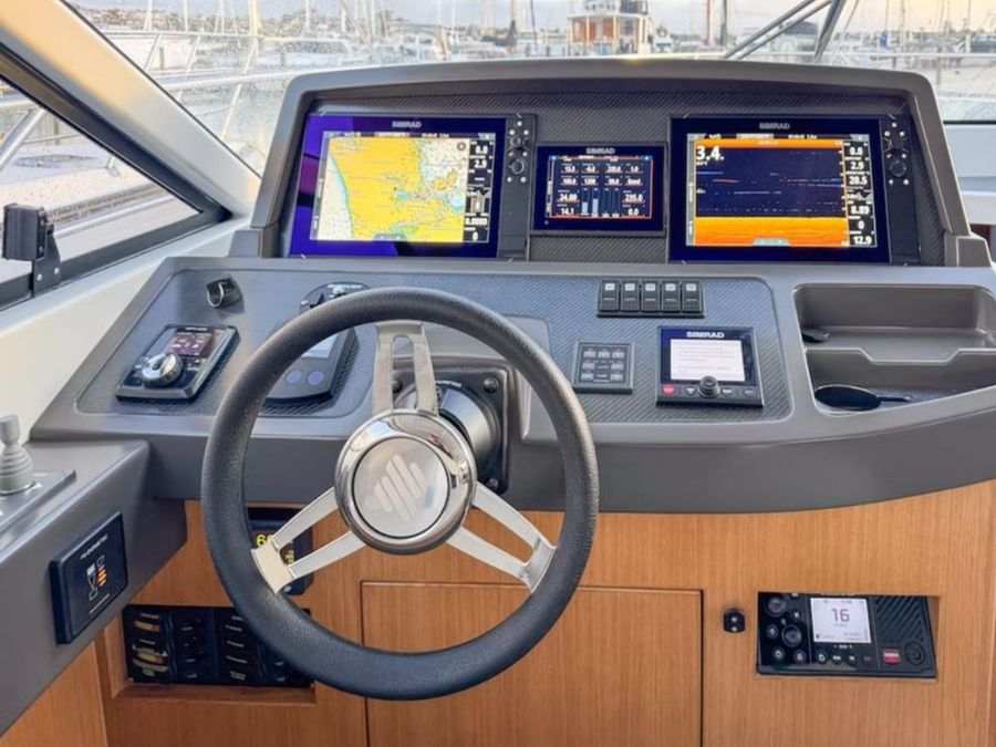 Helming the AT43 is effortless, with the captain’s instruments perfectly positioned at the helm for easy access and intuitive control