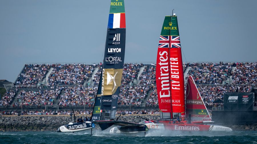 France and Emirates GBR go head to head in front of thousands of spectators in Portsmouth.