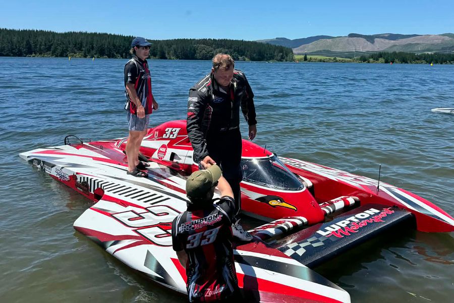 Jack-Lupton-wins-the-GP-class-at-Round-2-of-the-Lucas-Oil-Hydro-Thunder-racing-Photo-credit-Hydro-Thunder-.jpg