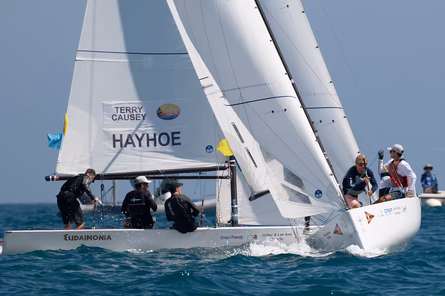 James Hayhoe (AUS), left, Morgan Pinckney (USA), right