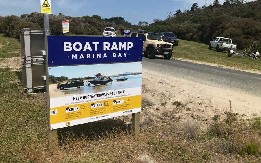 Kai-Iwi-Lakes-signage-December-2023.-Photo-Local-Democracy-Susan-Botting-.jpeg