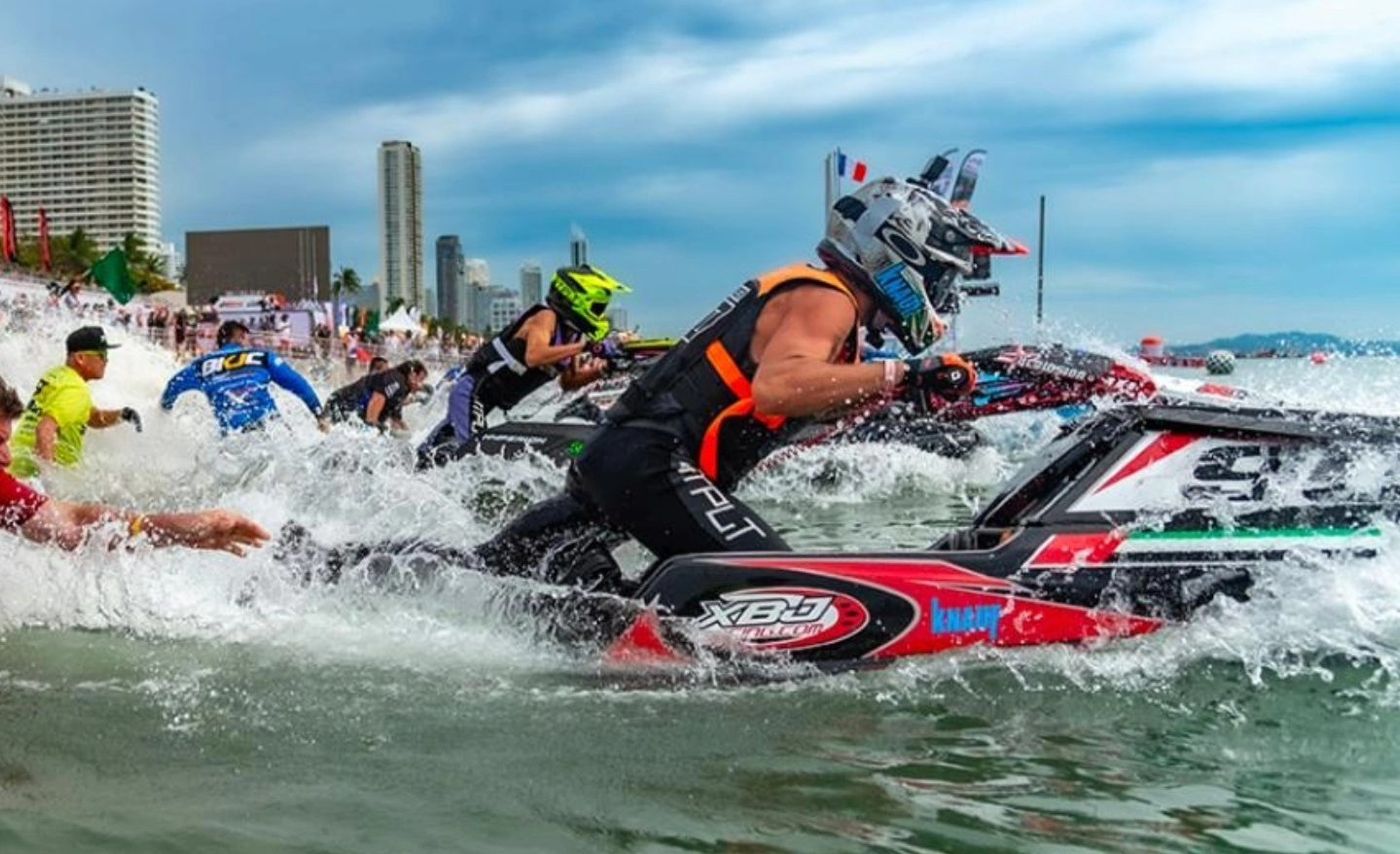 Kevin Reiterer takes off Photo : Kevin Reiterer on Facebook