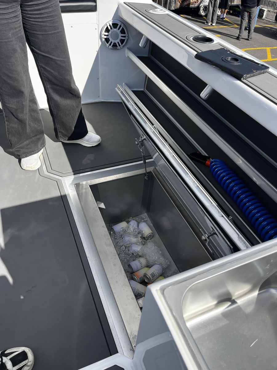 Kingfisher-730-ice-box.jpg