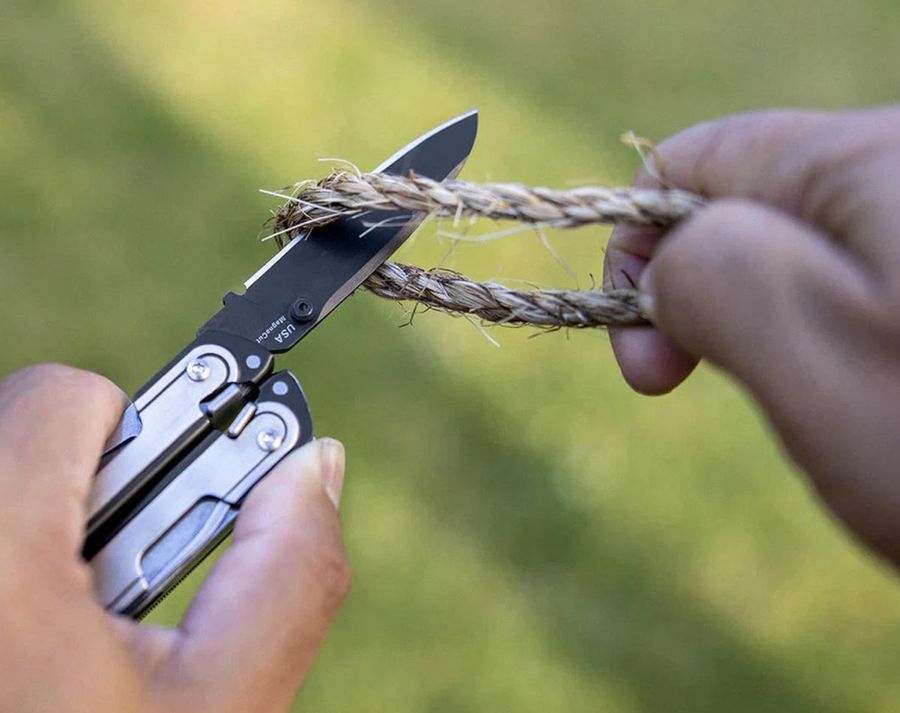 Leatherman-Multitool-WAVE-ARC-Photo-credit-Leatherman-Multitools.jpg