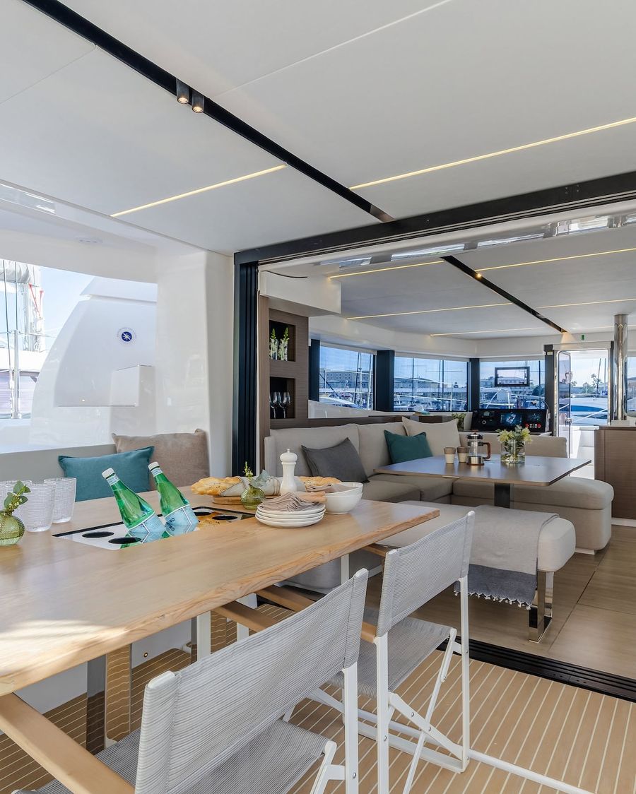Leopard Catamarans 52