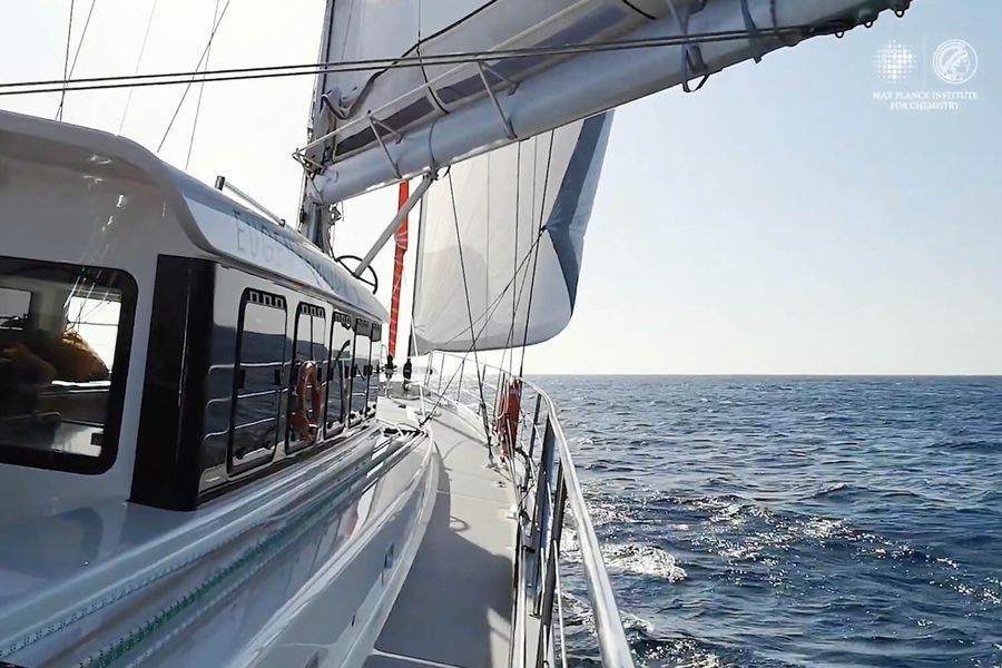 Looing-forward-on-deck-of-SV-Eugen-Seibold.jpg