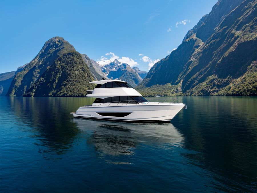 Maritimo M50 anchored