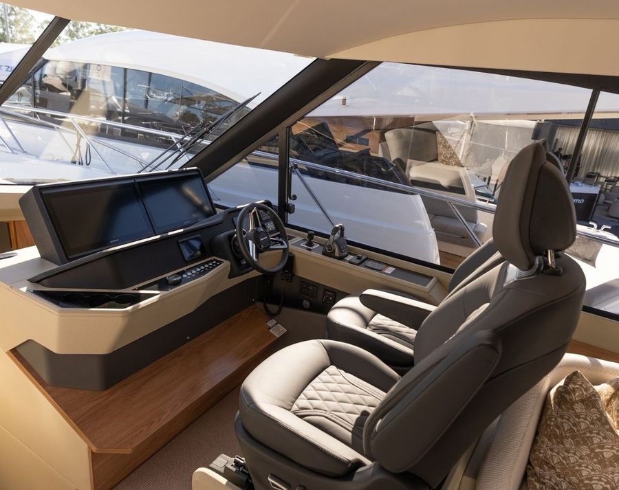 Maritimo-S50-Sedan-5-1.jpg
