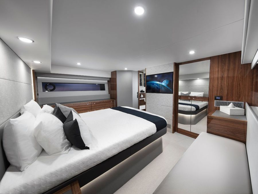Master cabin. Maritimo S60