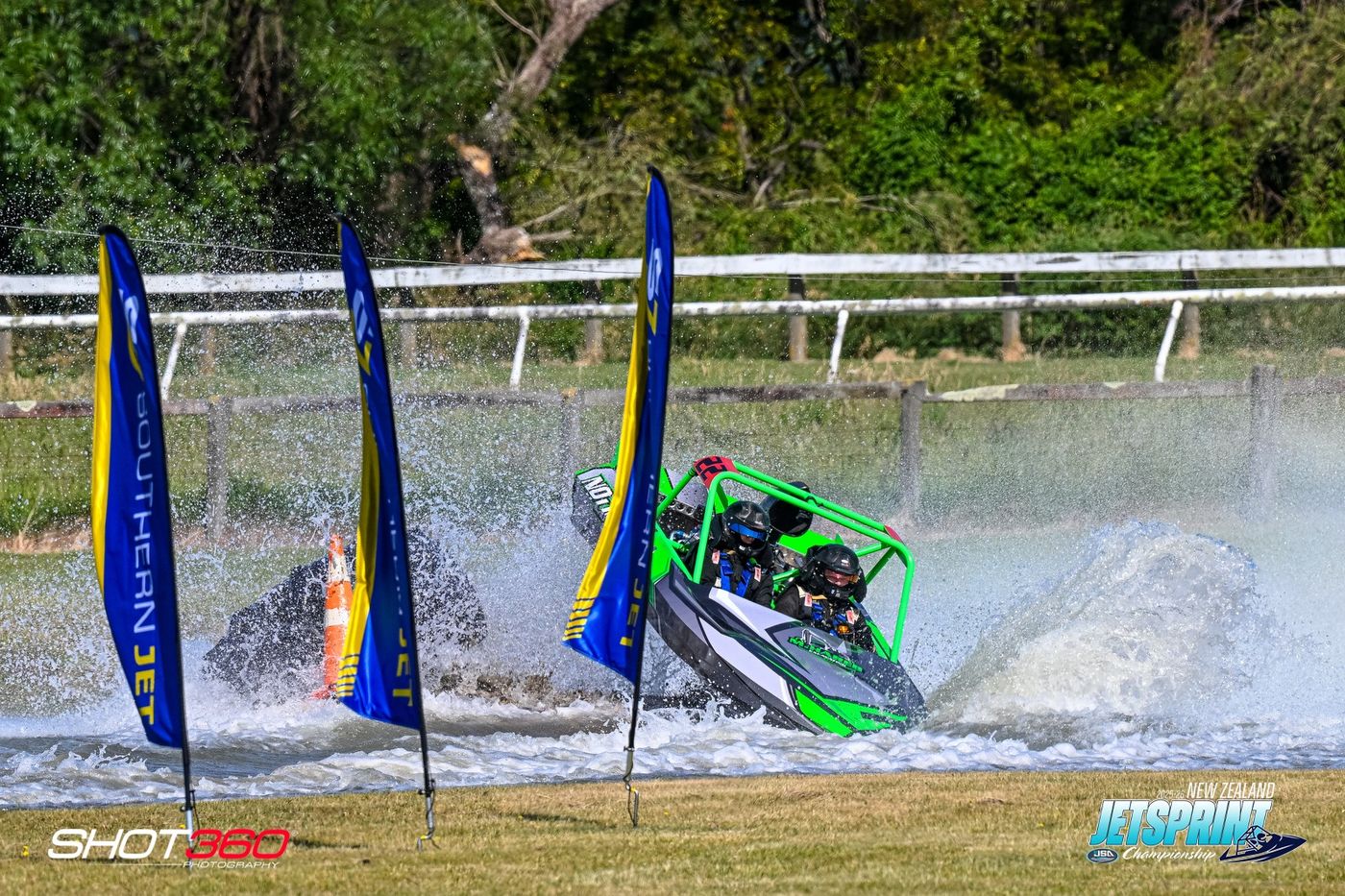 Matthew-Hareb-and-Hayden-George-Group-A-in-Moist-ER-22-Photo-credit-Shot-360-Photography.jpg