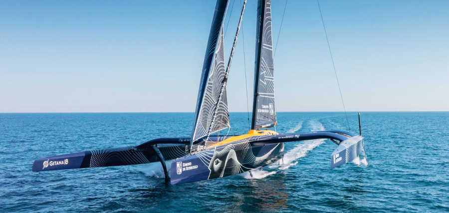 Maxi Edmond de Rothschild's debut flight.
