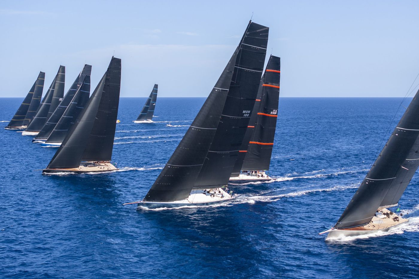 Maxi-1-sets-sail-in-the-2025-Maxi-Yacht-Rolex-Cup-Photo-IMA-Studio-Borlenghi.jpg