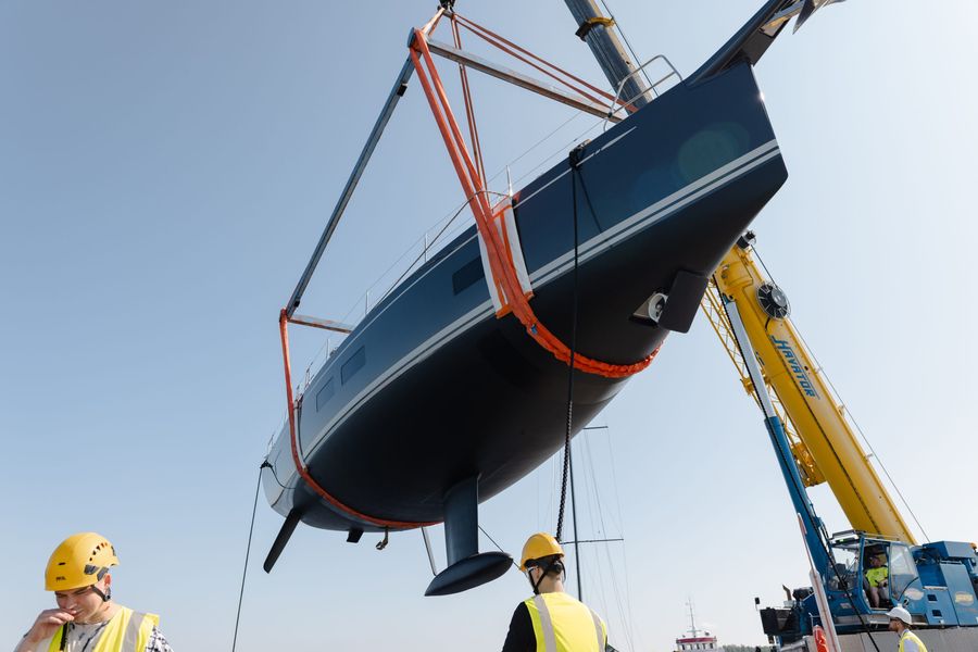 Twin-rudder configuration allows the yacht to remain balanced, preventing any tendency to broach even while steering at a 20-degree heeling angle. Photo credit: Nautor Swan