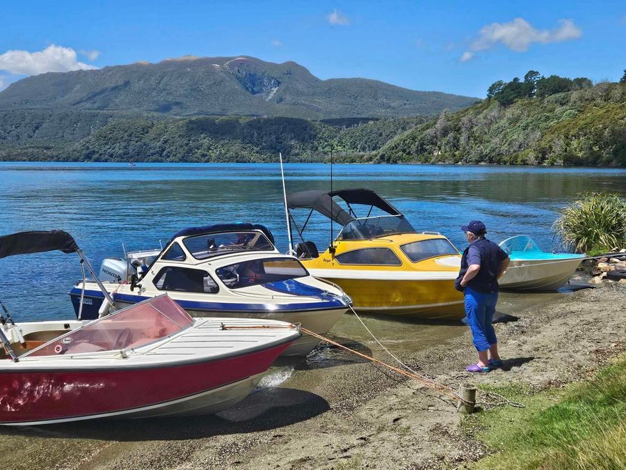 NZ Retro Boats - Lake Tarawera :. 1