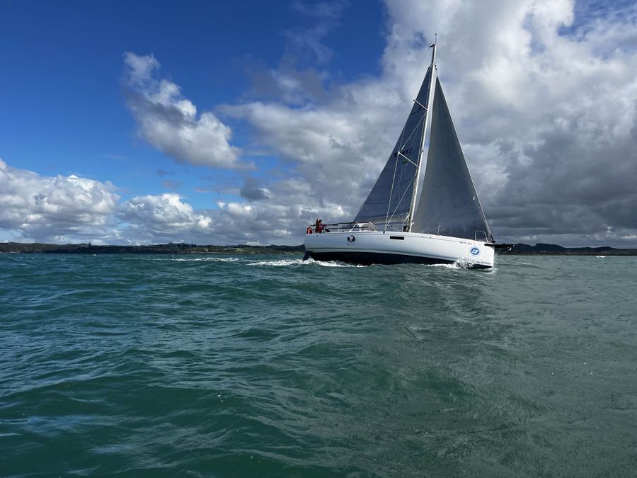 Nautilass-sailing-out-of-Opua-at-the-start-of-the-2026-Solo-Trans-Tasman-Yacht-Challenge-Photo-credit-Kirsten-Thomas.jpg