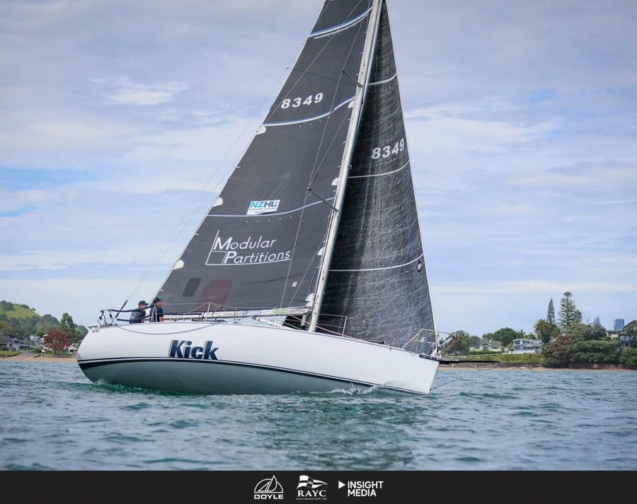 Now-for-sale-Kick-the-Elliott-1050-cruiser-racer-with-Round-North-Island-pedigree-3.jpg