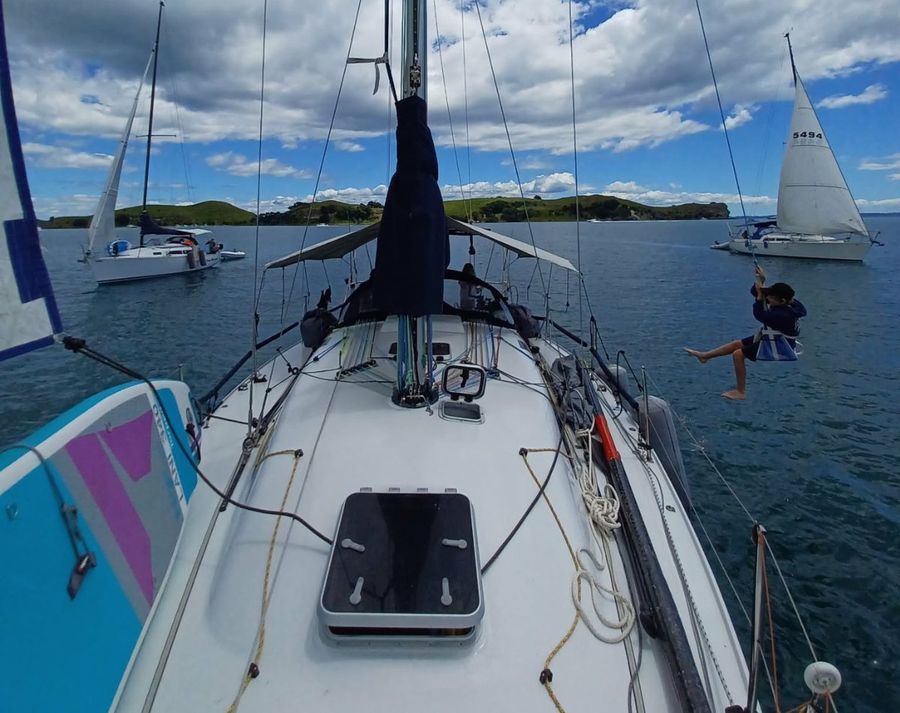 Now-for-sale-Kick-the-Elliott-1050-cruiser-racer-with-Round-North-Island-pedigree-5.jpg