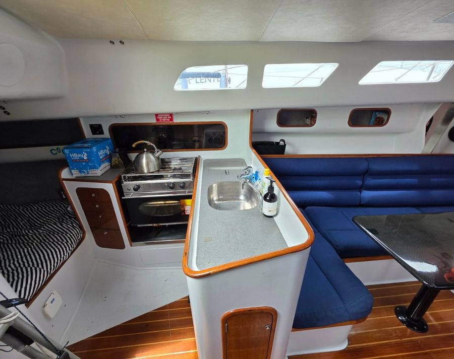 Now-for-sale-Kick-the-Elliott-1050-cruiser-racer-with-Round-North-Island-pedigree-7.jpg