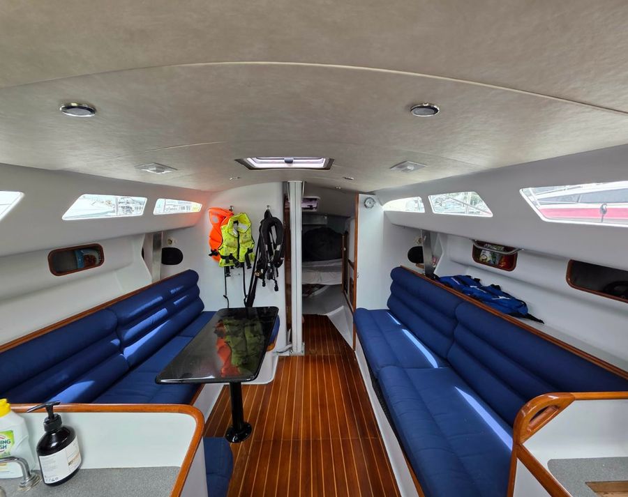 Now-for-sale-Kick-the-Elliott-1050-cruiser-racer-with-Round-North-Island-pedigree-8.jpg