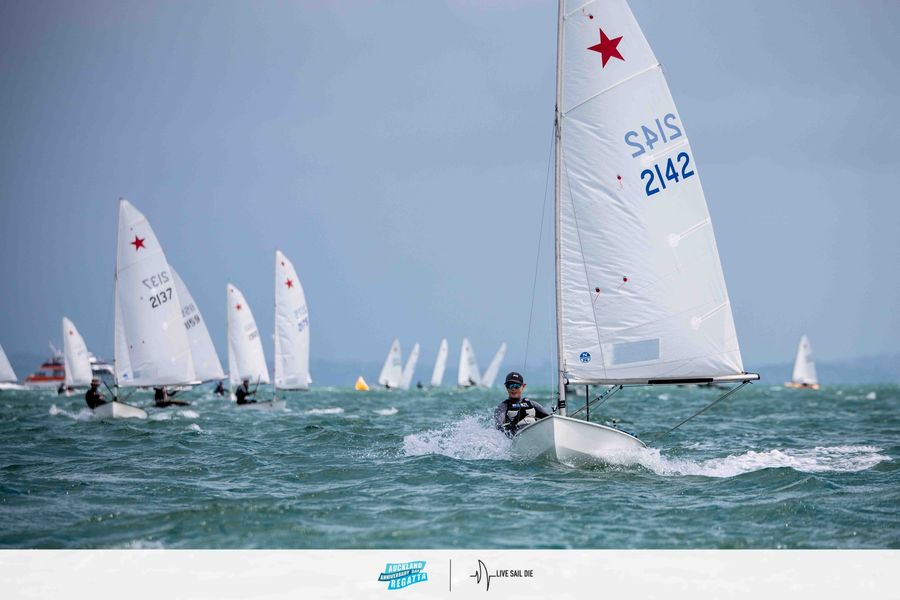 Optimist-and-Starling-sailors-who-raced-at-Kohimarama-Yacht-Club-KYC-2026-Auckland-Anniversary-Day-Regatta.jpg
