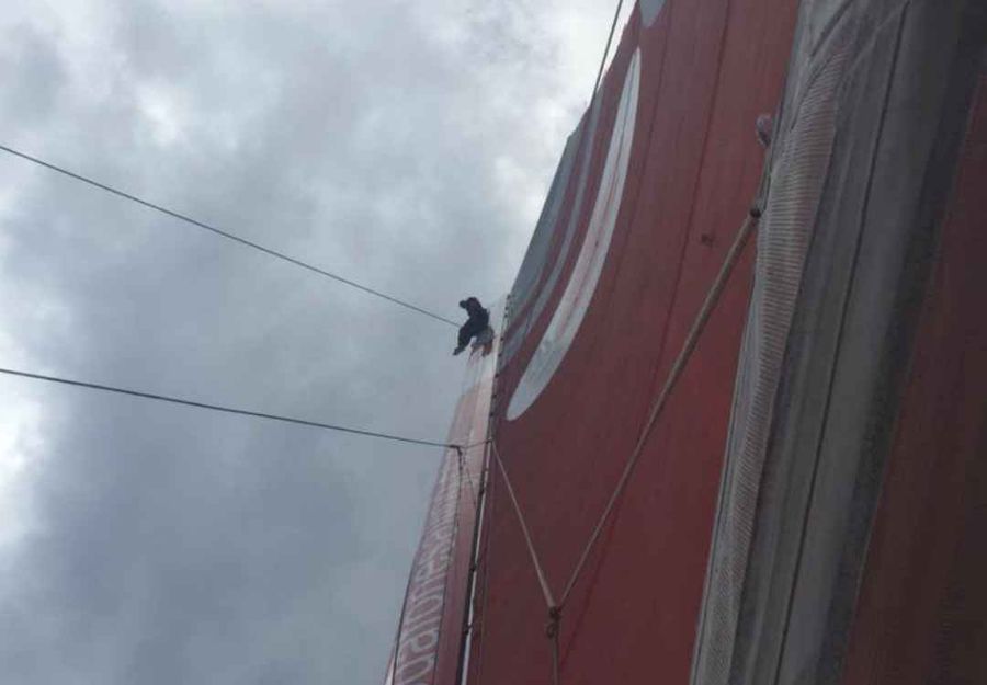 PIC Coastal Classic - Looking up on Frank Racing (Team Vodafone Sailing) during the 2017 PIC Coastal Classic race - Image credit Frank Racing Facebook Page