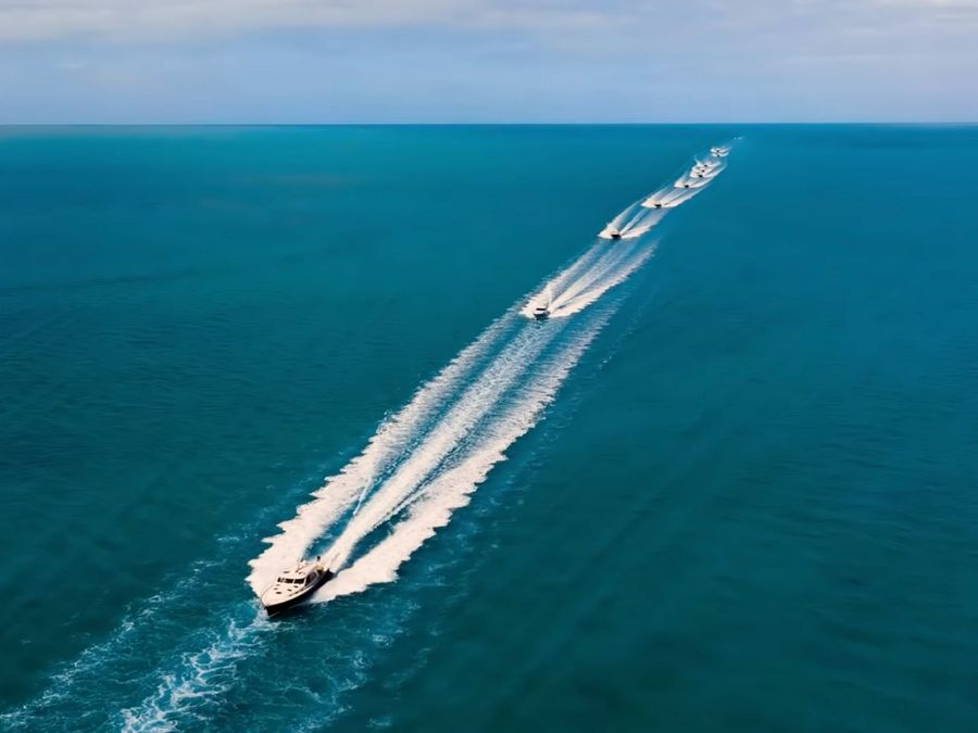 Palm-Beach-85-__-Photo-credit_-Palm-Beach-Motor-Yachts-17.jpg