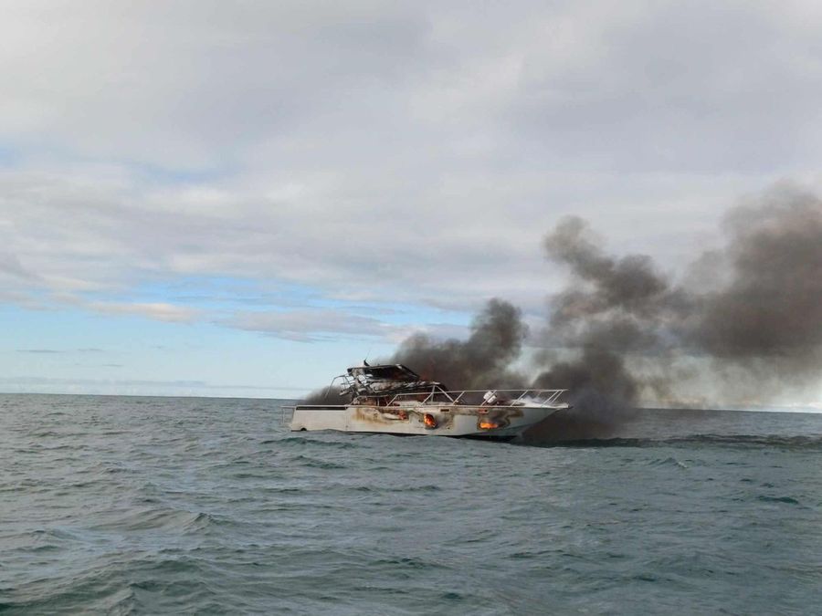 Photo-credit_-Fire-at-Centre-Island-Mercury-Bay.-Waikato-Regional-Council-harbourmaster-2.jpg