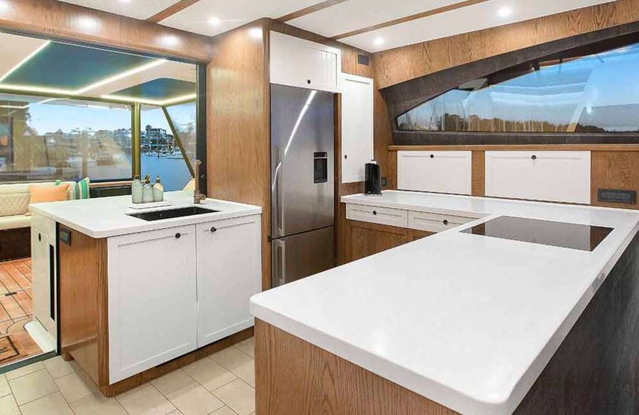 Photo-credit_-Valder-Sprint-20-–-The-Keys-has-a-well-appointed-interior-galley-by-Valder-Yachts.jpg