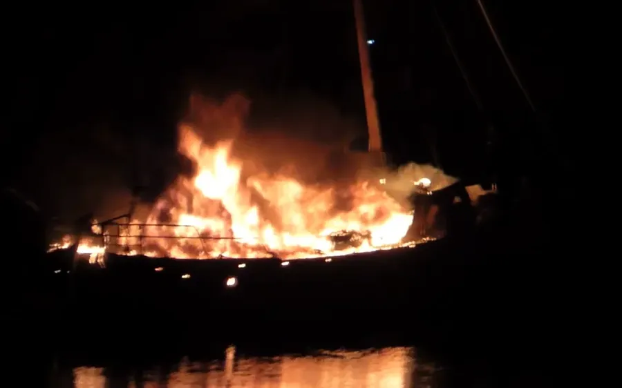 Police-are-investigating-a-blaze-that-destroyed-a-boat-on-Waitematā-Harbour-in-the-early-hours-of-Tuesday-morning.-Photo-Supplied.webp