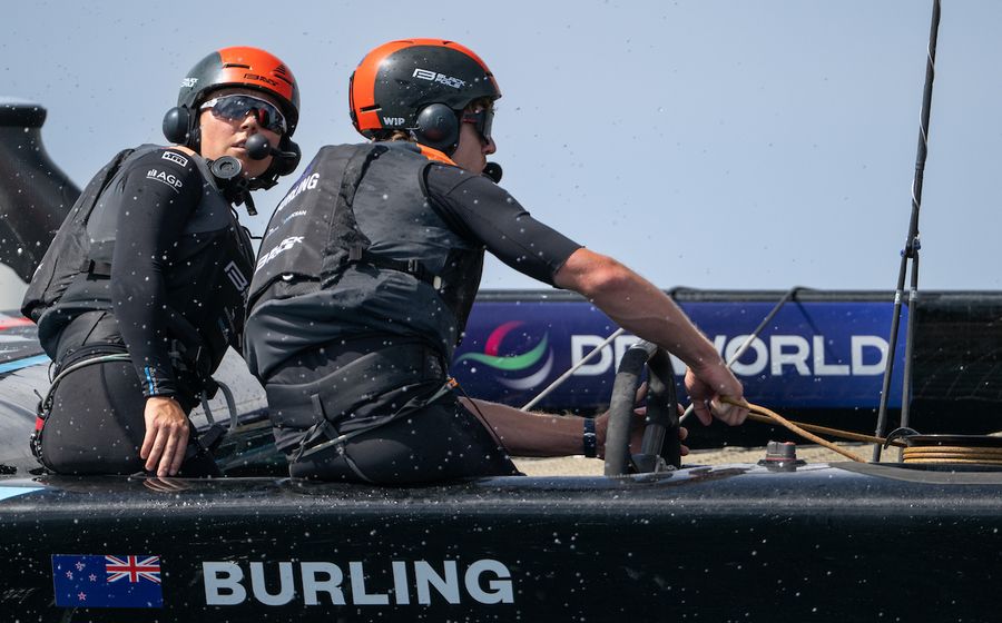 Black Foils' Sunday fightback comes too late in Valencia