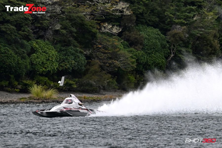 Rage's 'Spot the Rudder' moment / Shot360 Photography : Facebook