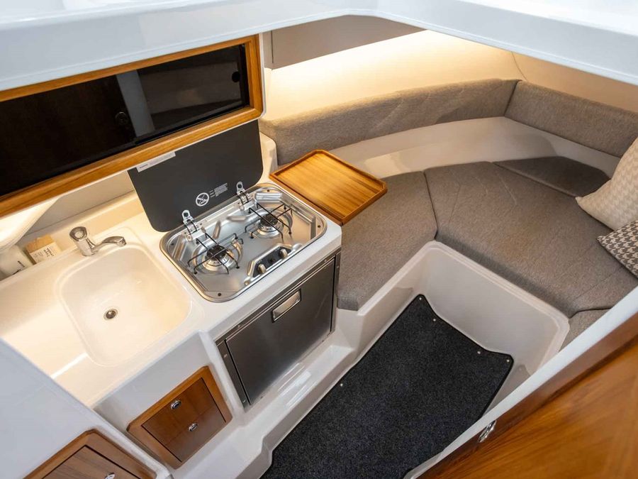 Rayglass Legend 2700 forward cabin and galley combined