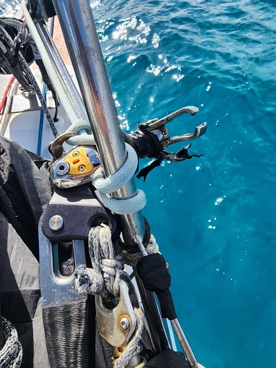 Rigging-tackle-that-sheraed-in-half-on-Kevin-Le-Poidevins-Open-40-Roaring-Forty.-Roaring-Forty.jpg