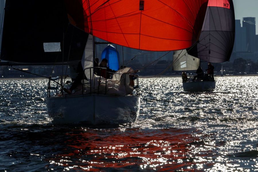 S80s-Espresso-and-Outlaw-looking-good-with-kites-flying-Andrea-Francolini-AWKR-pic.jpg