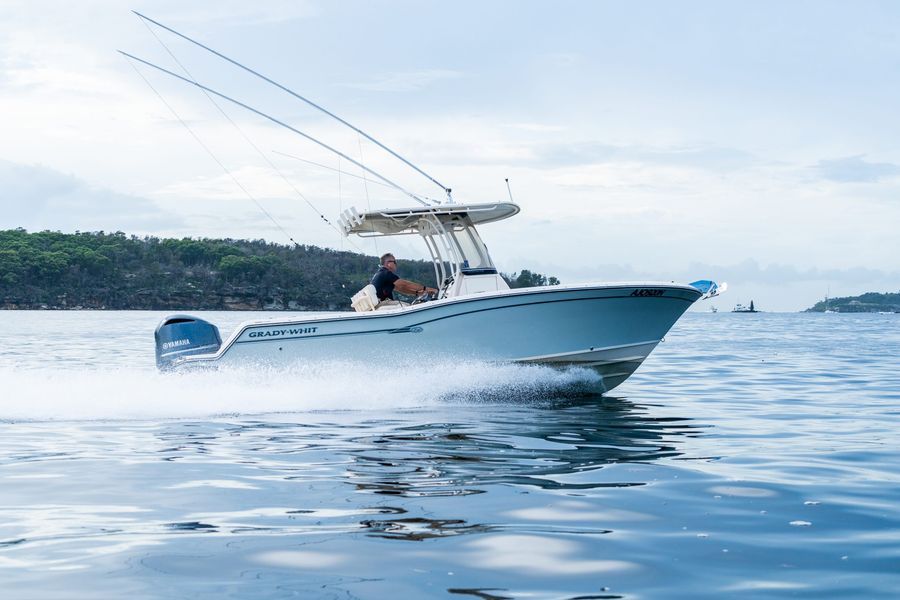 The Fisherman 236 / Short Marine