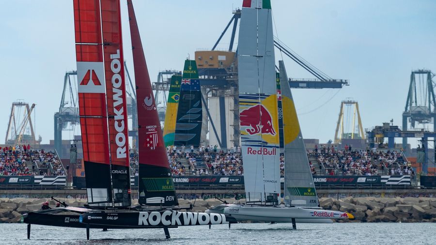 ROCKWOOL Racing and Red Bull Italy battle it out in the Valencia final, 2026 season.