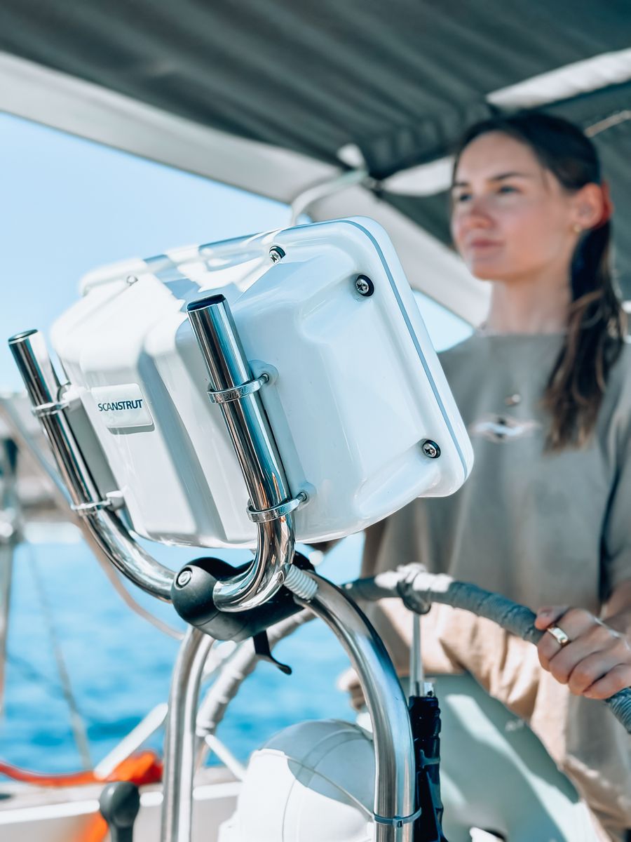 British cruising couple fit Flex Mount to solve curved helm display problem, 07 March 2025