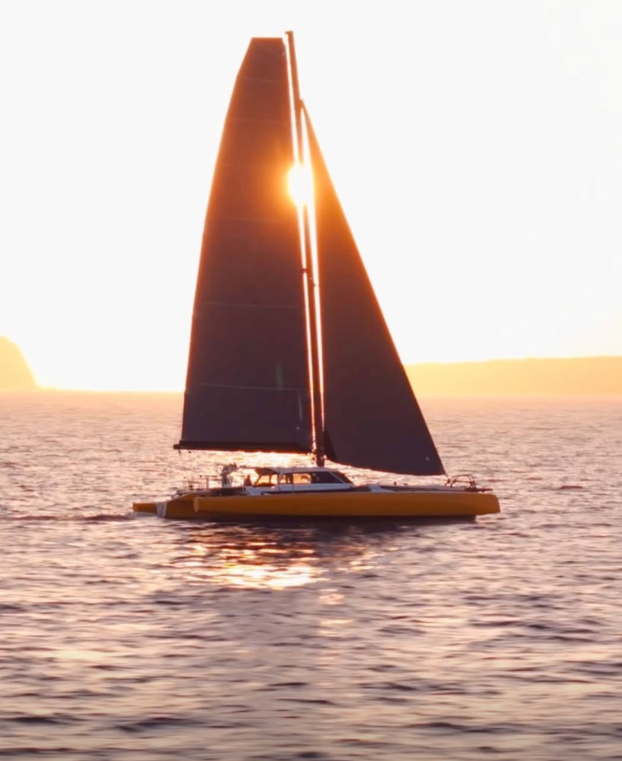 Bliss! Pure bliss. La Vagabonde from a distance at sunset. Photo credit: Instagram/@elayna.carausu