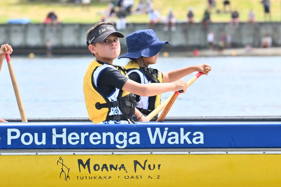 Semifinals, the young teams racing at the 2025 Waka Ama National Sprint Championships held at Lake Karapiro, 12 January 2025 : Facebook (Waka Ama) 3