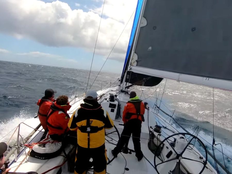 Snapshot-from-Tom-Peyton-youtube.-Akarana-350-Orakei-to-Channel-Island.jpg
